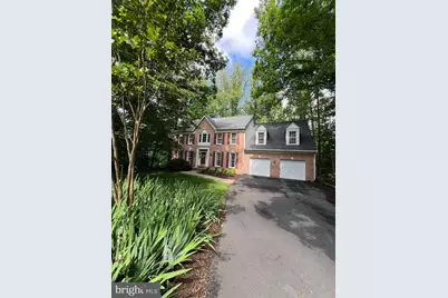 7522 Rambling Ridge Drive, Fairfax Station, VA 22039 - Photo 3