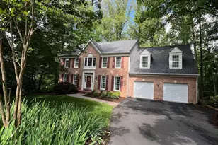 7522 Rambling Ridge Dr, Fairfax Station, VA 22039 - Photo 3