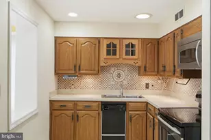 826 Van Buren St, Herndon, VA 20170 - Photo 13
