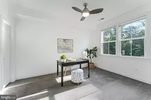 3167 Virginia Bluebell Ct, Fairfax, VA 22031 - Photo 9