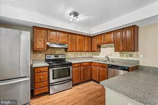 2331 Middle Creek Ln, Reston, VA 20191 - Photo 21