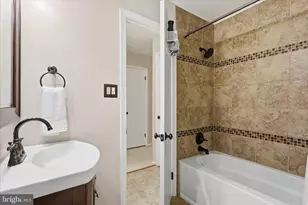 12014 Trossack Rd, Herndon, VA 20170 - Photo 21