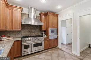 11711 Saddle Crescent Cir, Oakton, VA 22124 - Photo 13