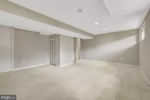 8712 Piccadilly Pl, Springfield, VA 22151 - Photo 31