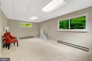 8712 Piccadilly Pl, Springfield, VA 22151 - Photo 17