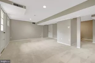 8712 Piccadilly Pl, Springfield, VA 22151 - Photo 29