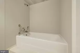 8712 Piccadilly Pl, Springfield, VA 22151 - Photo 37