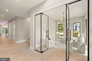 6329 Halsey Rd, McLean, VA 22101 - Photo 5