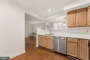 12249 Fairfield House Dr, Fairfax, VA 22033 - Photo 13