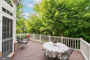 1925 Logan Manor Dr, Reston, VA 20190 - Photo 11