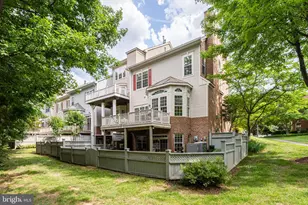 1925 Logan Manor Dr, Reston, VA 20190 - Photo 43