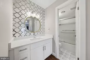 8340 Greensboro Dr, McLean, VA 22102 - Photo 9