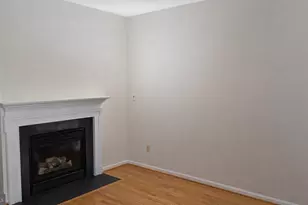 9640 Potters Hill Cir, Lorton, VA 22079 - Photo 3