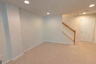 9640 Potters Hill Cir, Lorton, VA 22079 - Photo 7