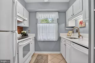 5845 Rexford Dr, Springfield, VA 22152 - Photo 5