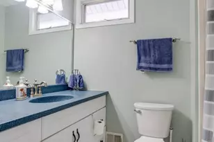 8513 Fairburn Dr, Springfield, VA 22152 - Photo 21