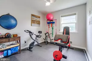 8513 Fairburn Dr, Springfield, VA 22152 - Photo 23