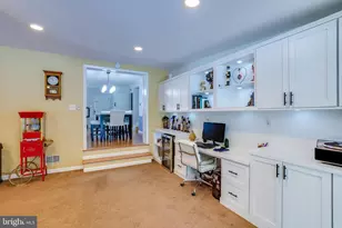 8513 Fairburn Dr, Springfield, VA 22152 - Photo 33