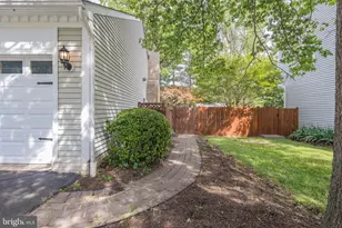 14392 Flourcastle Ct, Centreville, VA 20120 - Photo 5