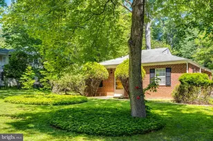 9216 Weant Dr, Great Falls, VA 22066 - Photo 3