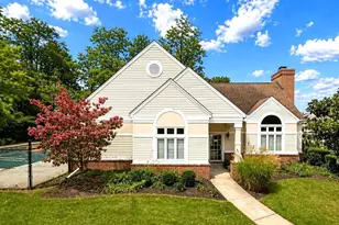 8209 Crossbrook Ct, Lorton, VA 22079 - Photo 5