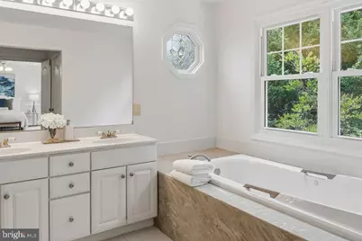 10008 Leamoore Lane, Vienna, VA 22181 - Photo 27