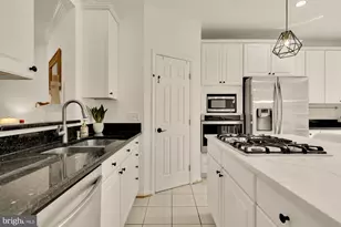 4024 Heatherstone Ct, Fairfax, VA 22030 - Photo 21