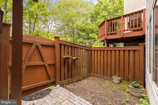 4024 Heatherstone Ct, Fairfax, VA 22030 - Photo 13