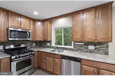 14894 Lambeth Square, Centreville, VA 20120 - Photo 11