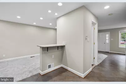 14894 Lambeth Square, Centreville, VA 20120 - Photo 13