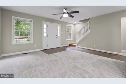 14894 Lambeth Square, Centreville, VA 20120 - Photo 5