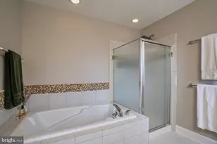2520 Walnut Leaf Ln, Herndon, VA 20171 - Photo 29