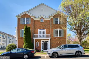 2520 Walnut Leaf Ln, Herndon, VA 20171 - Photo 3