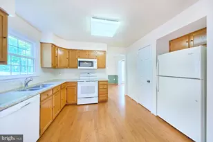 8508 Silverdale Rd, Lorton, VA 22079 - Photo 17