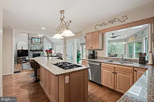 9830 Faust Dr, Vienna, VA 22182 - Photo 15