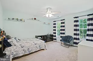 9830 Faust Dr, Vienna, VA 22182 - Photo 49