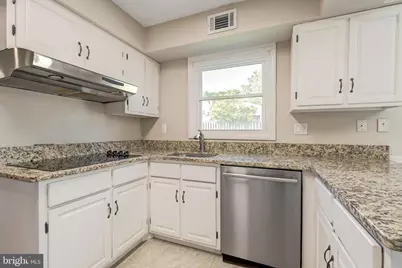 13204 Pressmont Lane, Fairfax, VA 22033 - Photo 11