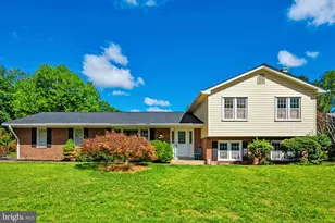 2729 Clarkes Landing Dr, Oakton, VA 22124 - Photo 1