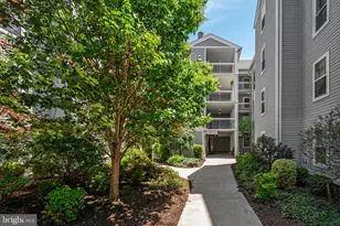 3179 Summit Square Dr, Oakton, VA 22124 - Photo 5