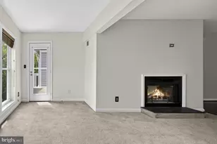 3179 Summit Square Dr, Oakton, VA 22124 - Photo 31