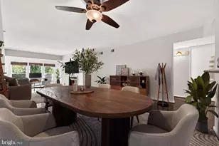3179 Summit Square Dr, Oakton, VA 22124 - Photo 21
