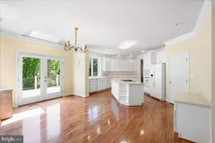 10243 Brittenford Dr, Vienna, VA 22182 - Photo 17