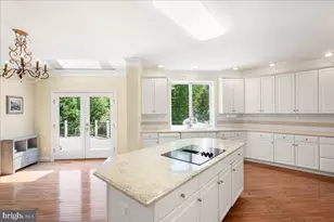 10243 Brittenford Dr, Vienna, VA 22182 - Photo 21