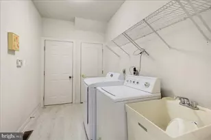 10243 Brittenford Dr, Vienna, VA 22182 - Photo 25
