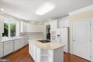 10243 Brittenford Dr, Vienna, VA 22182 - Photo 19