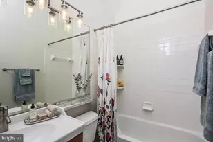 14647 Seasons Dr, Centreville, VA 20120 - Photo 17