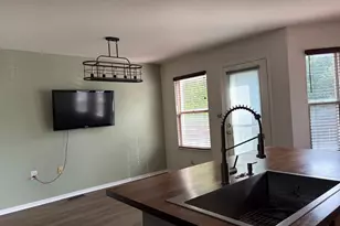 14647 Seasons Dr, Centreville, VA 20120 - Photo 5