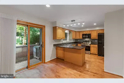 6860 Williamsburg Pond Court, Falls Church, VA 22043 - Photo 11