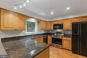 6860 Williamsburg Pond Ct, Falls Church, VA 22043 - Photo 13