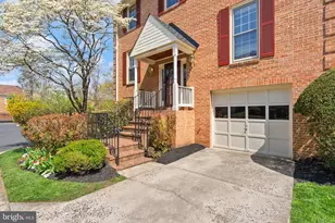 7001 Dunningham Pl, McLean, VA 22101 - Photo 3